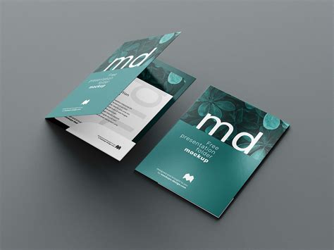 Free Presentation Folder Mockup (PSD)