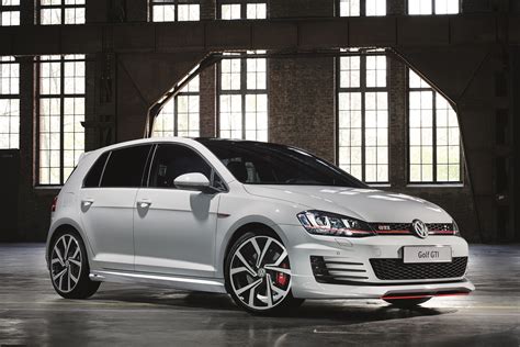 Volkswagen introduces Oettinger body kits for performance Golfs in UK ...