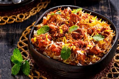 Order Hyderabadi Chicken Biryani Near Me