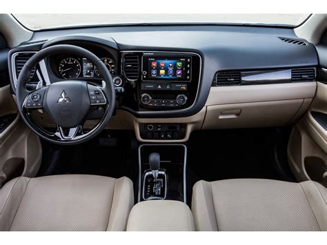 2019 Mitsubishi Outlander Pictures: | U.S. News