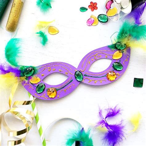 DIY Mardi Gras Masks with free SVG - 100 Directions