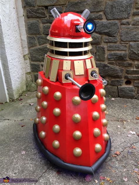 The Dalek Costume | Last Minute Costume Ideas - Photo 5/6