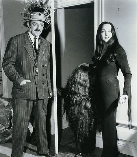 Cousin Itt, Morticia, Gomez - The Addams Family 1964 Photo (11748521 ...