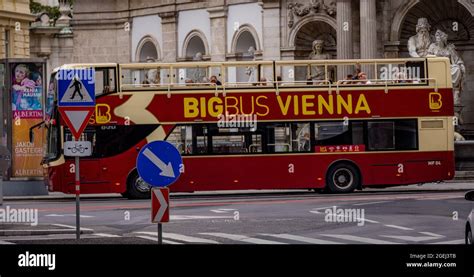 Sightseeing bus vienna austria hi-res stock photography and images - Alamy