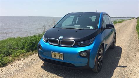 2017 BMW i3 REx: drive review of range-extended electric car