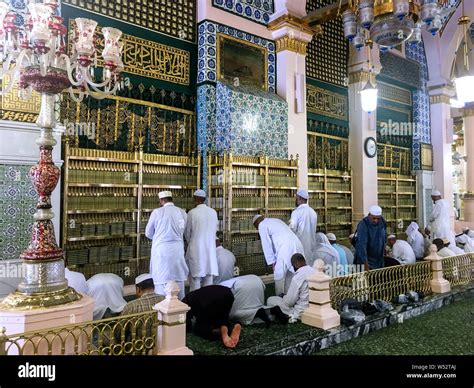 MEDINA, SAUDI ARABIA - JUNE 24, 2019: The tomb of the Islamic prophet ...