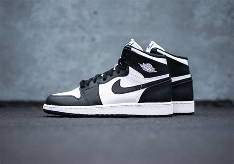 Air Jordan 1 Retro High OG GS "Black/White" - SneakerNews.com