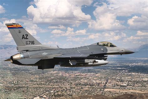 General Dynamics F-16 Fighting Falcon Wallpapers - Top Free General ...