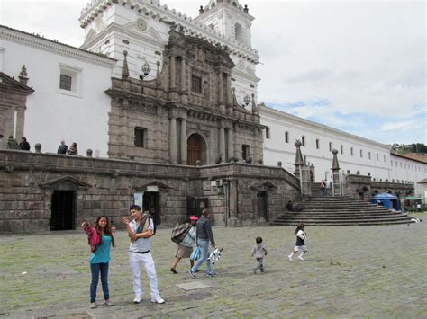 Happy Antipodean: Snapshot of Quito Old Town