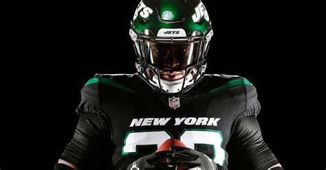 New York Jets Officially Unveil New Uniforms & Helmets (PICS)