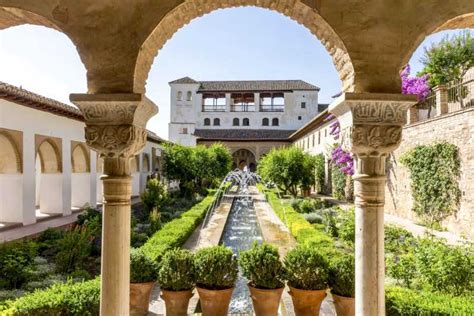 Granada: Alhambra & Generalife Fast-Track Guided Tour | GetYourGuide