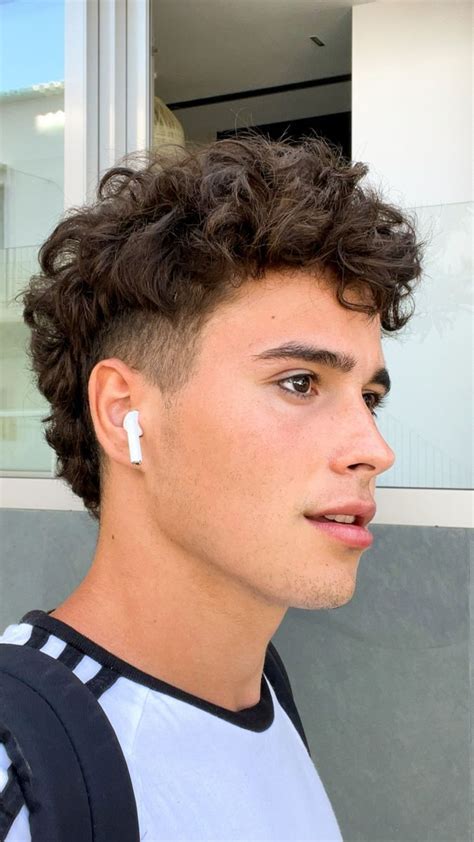 Mullet in 2021 | Mens haircuts wavy hair, Hair inspiration, Curly hair ...