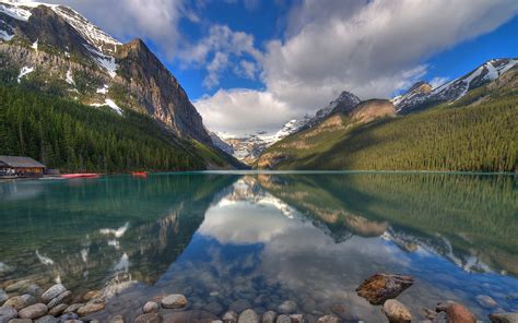 Lake Louise - Banff, Canada - Tourist Destinations