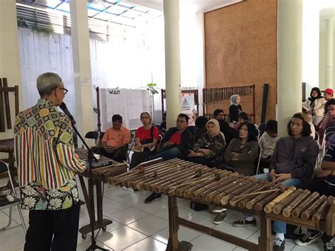 Workshop Angklung Centre 101 : Pengenalan Musik Alunan Rumpun Bambu ...