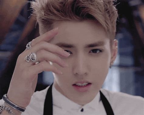 Exo Kris GIF - Find & Share on GIPHY