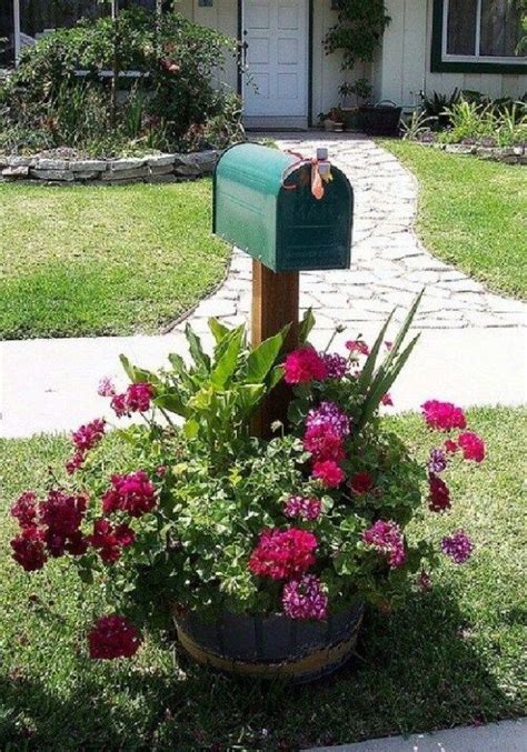 30+ Best Stunning Mailbox Landscaping Designs to Change the Overall ...