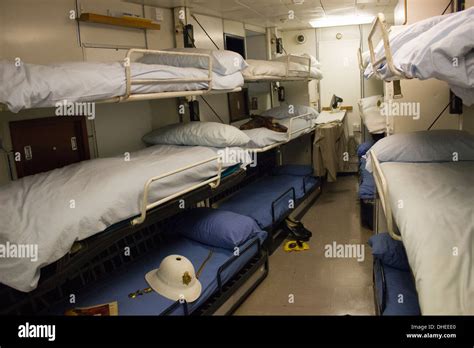 Us Navy Submarine Sleeping Quarters