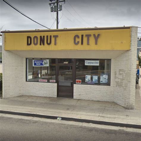 Here’s a Really Heartwarming Story About a Doughnut Shop