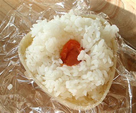 How to use a single-onigiri bento box | JustBento