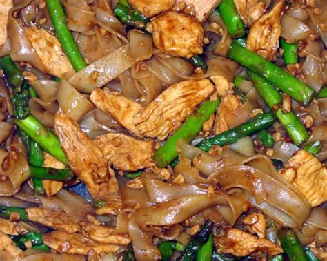 Thai Rice Noodles With Chicken and Asparagus Recipe - Food.com