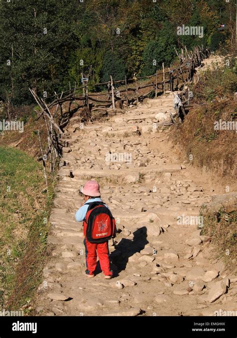 Lonely child school hi-res stock photography and images - Alamy