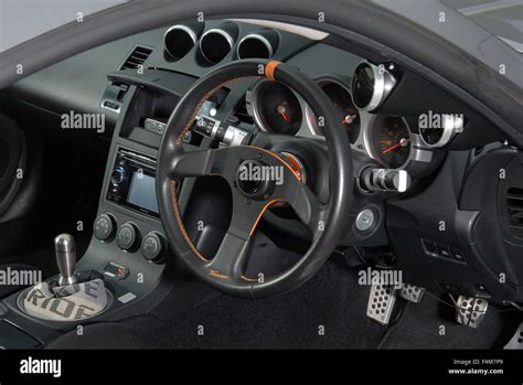 2004 Nissan 350z Interior