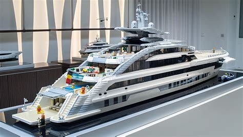 The Lego Superyacht - The Howorths