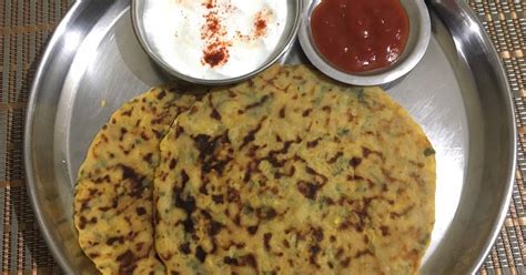 Aloo paratha with curd Recipe by Binita Patel - Cookpad