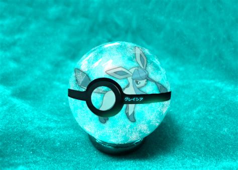 Eevee Pokeball Wallpaper - WallpaperSafari