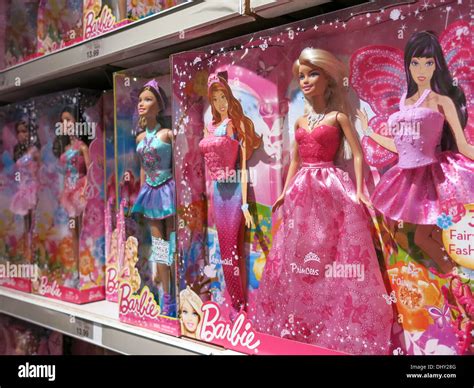 Barbie Fairytale Dolls, Toys R Us Store Interior, Times Square, NYC ...