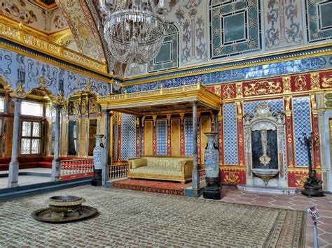 The Topkapi Palace and its Harem; the sultan's heaven on earth in ...