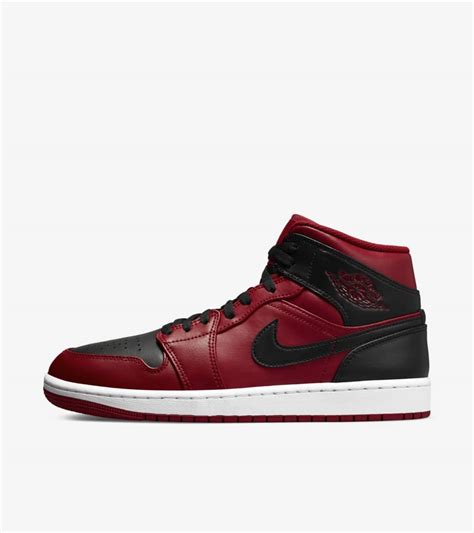 Air Jordan 1 Mid 'Gym Red and Black' (554724-660) Release Date. Nike SNKRS