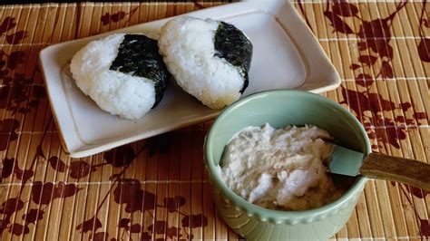 Tuna-Mayo Onigiri Recipe – Japanese Cooking 101