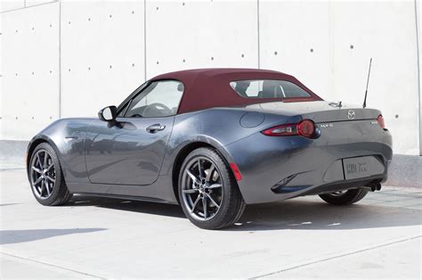 2018 Mazda MX-5 Miata Offers Cherry Red Soft Top