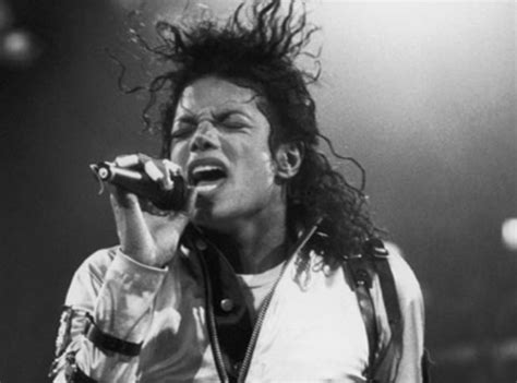 Michael Jackson - The Top 10 Best '80s Music Artists - Smooth