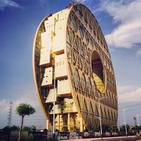 Donut shaped skyscraper built in Guangzhou, China Unusual Buildings ...