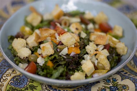 Everyday Salad With Homemade Croutons - The Broadcasting Baker