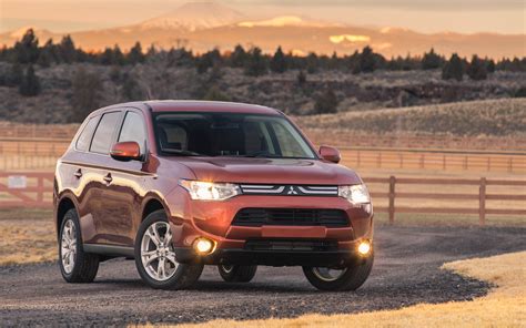 2014 Mitsubishi Outlander GT V-6 First Drive - Motor Trend