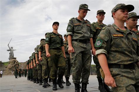 Putin orders Russian military to start beefing up in 2023