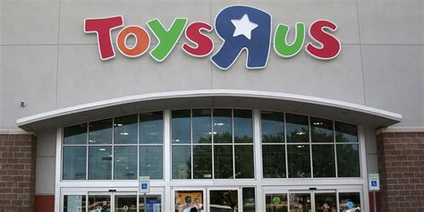 Toys R Us Opens New Flagship Store 5 Years After Shutting Down