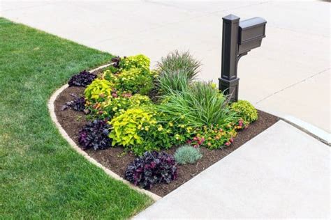 Top 30 Best Mailbox Landscaping Ideas - Plant Designs