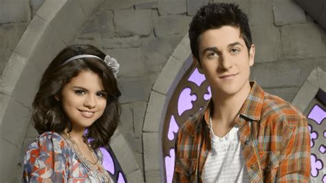 Selena Gomez Teases 'Wizards of Waverly Place' Reunion Later This Month ...