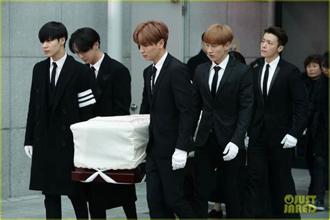 Jonghyun's Funeral Attended By His SHINee Bandmates: Photo 4003495 ...