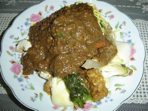 Tasty Indonesian Food - Rujak Cingur