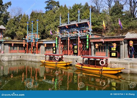 Garden in Beijing Summer Palace Editorial Stock Image - Image of lake ...