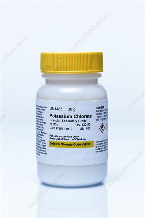 Potassium chlorate - Stock Image - C043/2657 - Science Photo Library