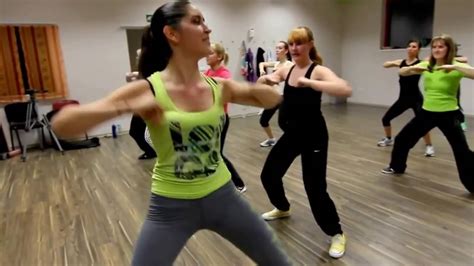 Zumba Dance Workout For Beginners Step By Step - WorkoutWalls