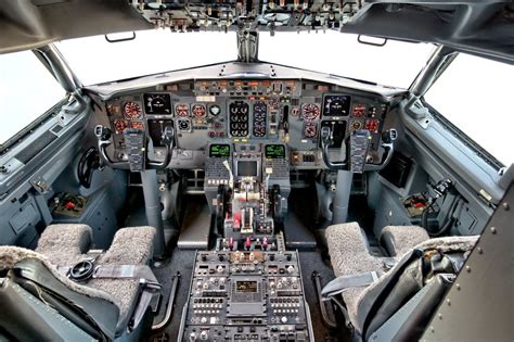 Boeing 737 Cockpit Door