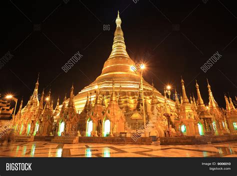 Shwedagon Pagoda Night Image & Photo (Free Trial) | Bigstock