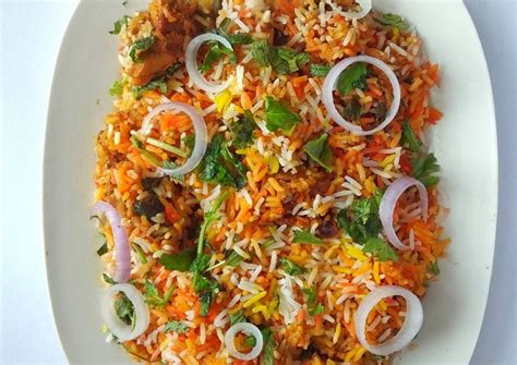 Hyderbadi Chicken Biryani Recipe by Deepika Shet - Cookpad